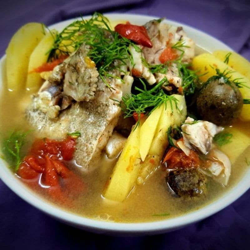 Canh cá nấu chua